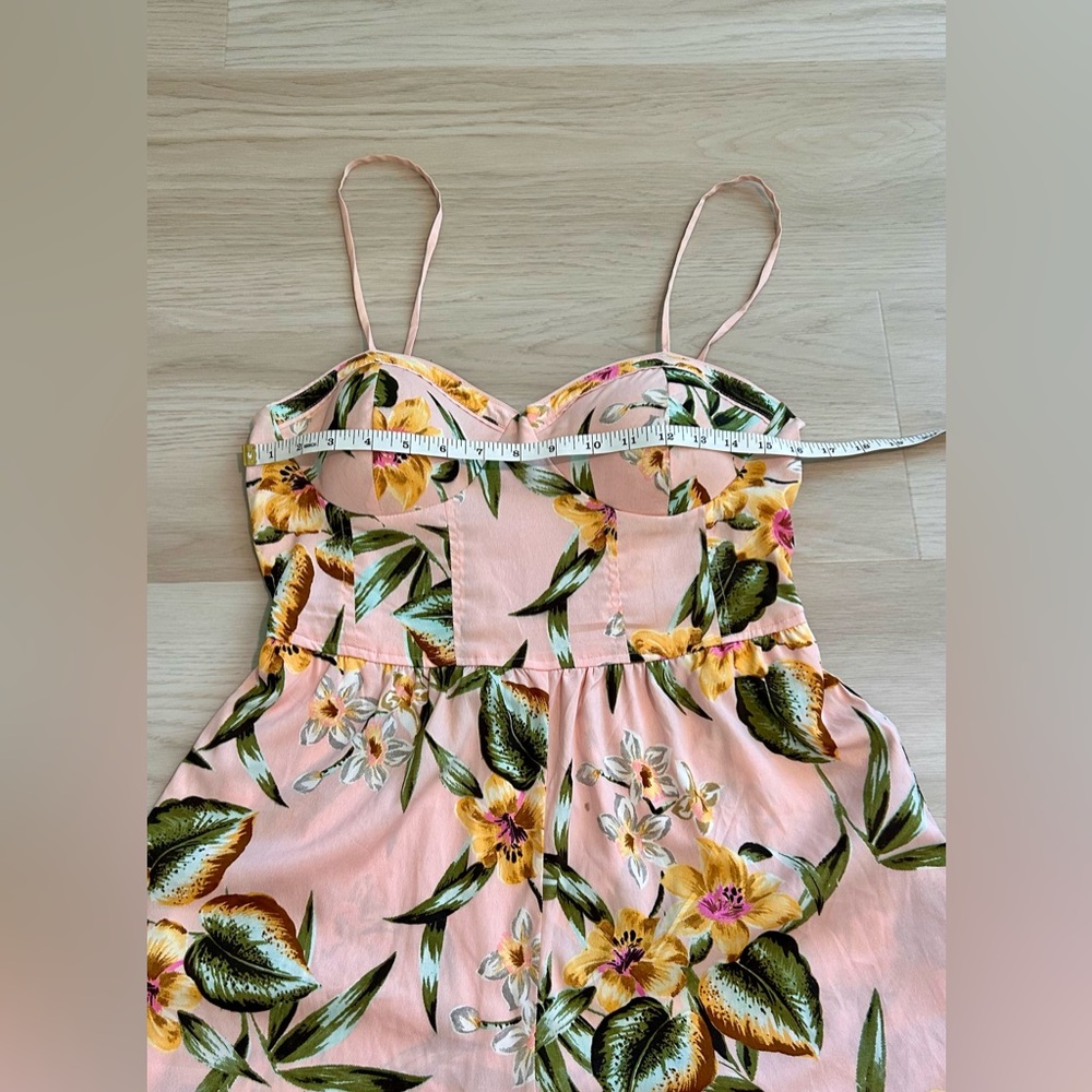 Band of Gypsies Pink Floral Wide-Leg Jumpsuit Adjustable Straps Smocked Back M - Picture 4 of 8
